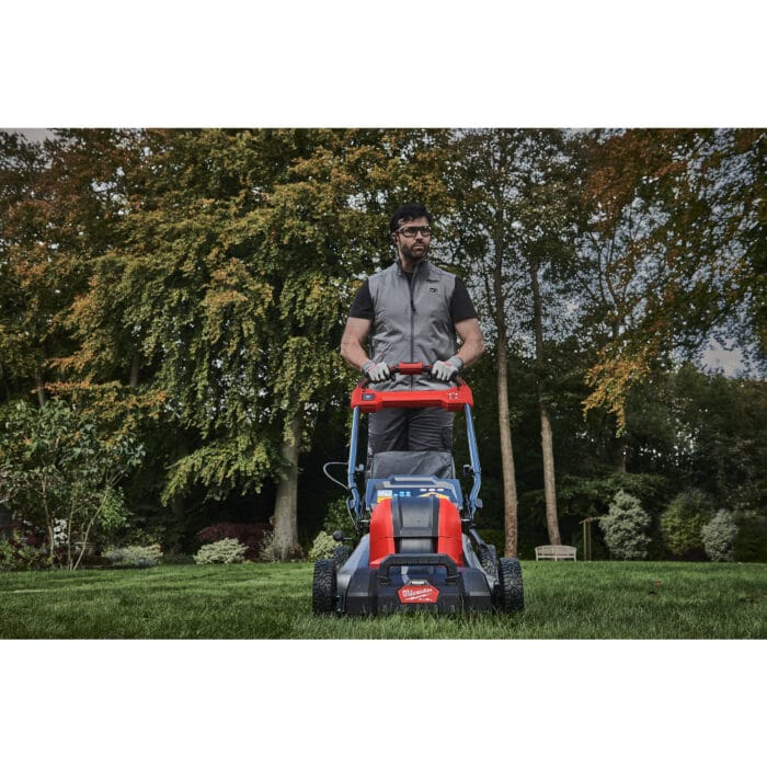 MILWAUKEE Self-propelled lawn mower 3-in-1 46 cm dual battery (2x18V) M18™ FUEL™ - Image 3