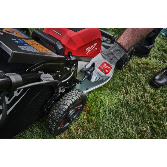 MILWAUKEE Self-propelled lawn mower 3-in-1 46 cm dual battery (2x18V) M18™ FUEL™ - Image 7