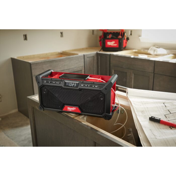 MILWAUKEE Radio M18™ DAB+ Batteria/Corrente - immagine 3