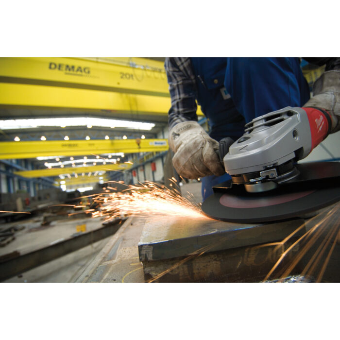 milwauke smerigliatrice 2400w con avs e protezione al contraccolpo milwauke smerigliatrice 2400w con avs e protezione al contraccolpo