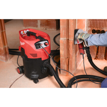 milwauke aspiratore 30l con pulizia filtro semiautomatica