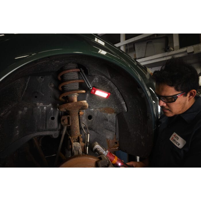 milwaukee torcia tascabile pieghevole con batteria interna ricaricabile