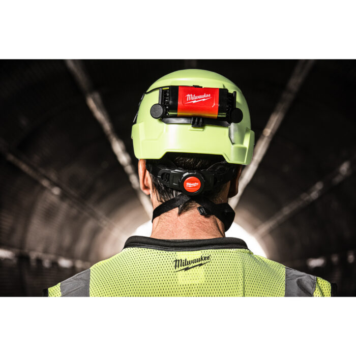 milwaukee torcia per elmetto bolt™ ricaricabile con usb 600 lumen milwaukee torcia per elmetto bolt™ ricaricabile con usb 600 lumen