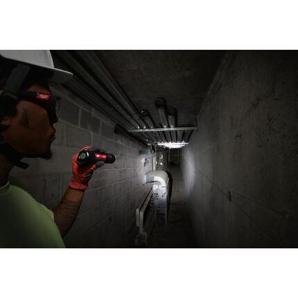 milwauke torcia compatta 2.000 lumen ricaricabile con usb