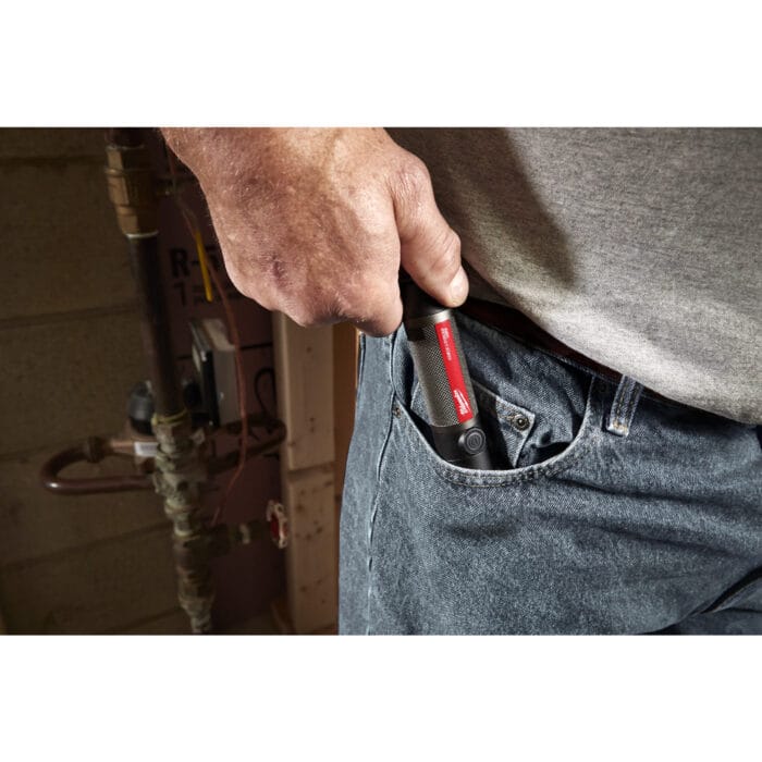 milwauke torcia compatta 800l ricaricabile con usb