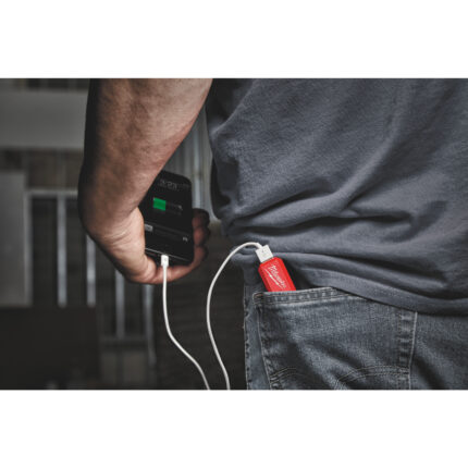milwauke energy kit redlithium™ usb (1 caricabatterie e 1 batteria l4 b3)