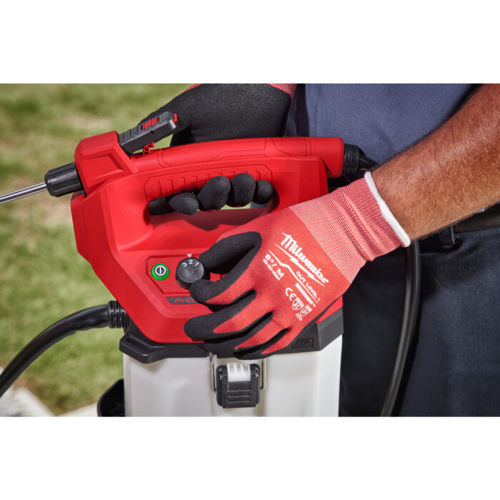 Milwaukee m12™ 3.7-liter chemical agent sprayer pump Milwaukee m12™ 3.7-liter chemical agent sprayer pump