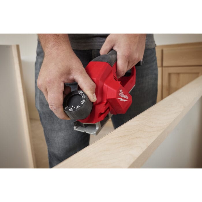 Milwaukee m12™ raboteuse sans balais