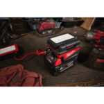 milwaukee m18™ led spotlight with power bank