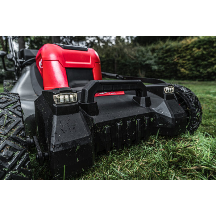 milwaukee selbstfahrender rasenmäher 3-in-1 53 cm doppelakku (2x18v) m18 fuel™ milwaukee selbstfahrender rasenmäher 3-in-1 53 cm doppelakku (2x18v) m18 fuel™