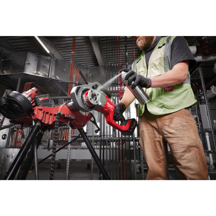 Milwaukee M18 Fuel™ Gewindeschneidmaschine 1 1/4˝ mit einem Schlüssel