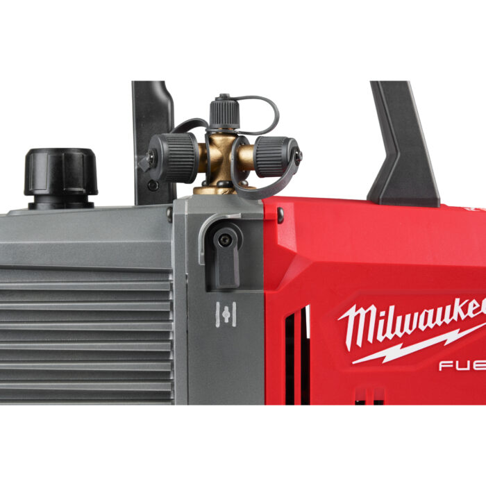 Milwaukee zweistufige Vakuumpumpe 142 l/min Milwaukee zweistufige Vakuumpumpe 142 l/min
