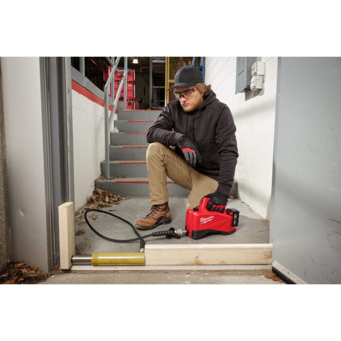 Milwaukee mini pompe hydraulique m18™ 700 bar