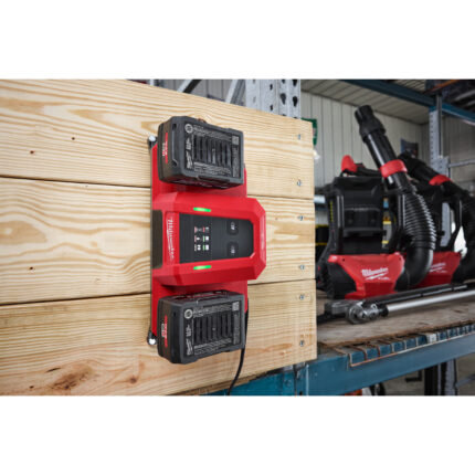 milwaukee caricabatterie m18™ per mezzi mobili simultaneo super rapido