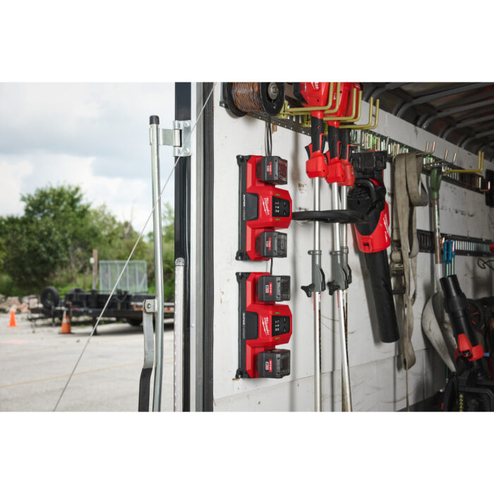 milwaukee caricabatterie m18™ per mezzi mobili simultaneo super rapido