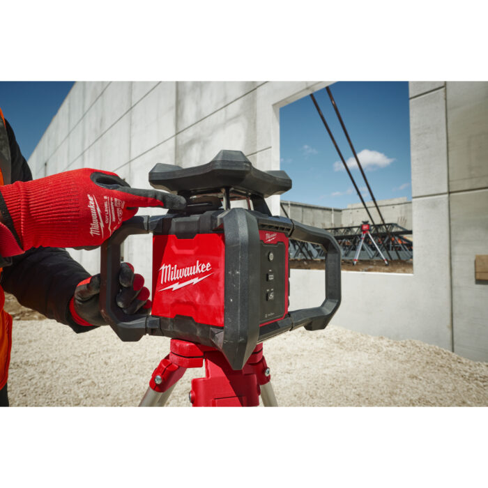 Milwaukee m18™ niveau laser de rotation 600 m faisceau rouge horizontal avec une clé™. Milwaukee m18™ niveau laser de rotation 600 m faisceau rouge horizontal avec une clé™.