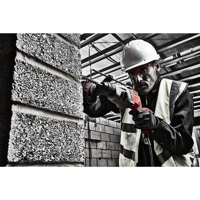 milwauke tassellatore sds plus a tre modalità con capacità di foratura fino a 26 mm