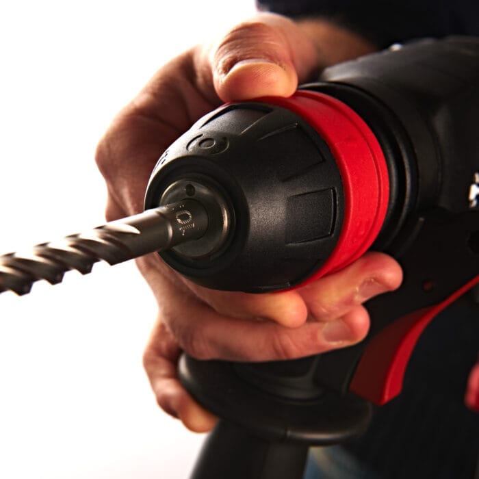 milwauke tassellatore sds plus a tre modalità con capacità di foratura fino a 28 mm