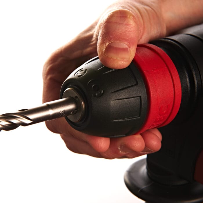 milwauke tassellatore sds plus a tre modalità con capacità di foratura fino a 30 mm