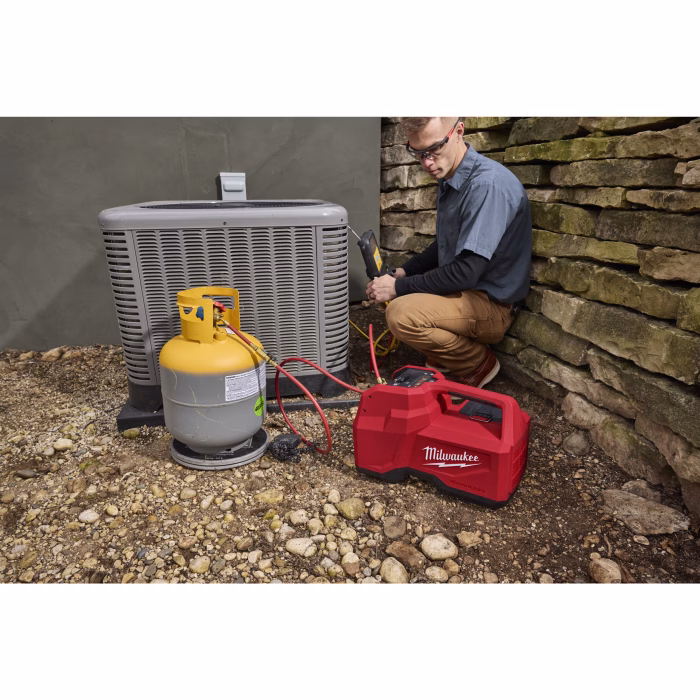 milwaukee macchina recupera refrigerante