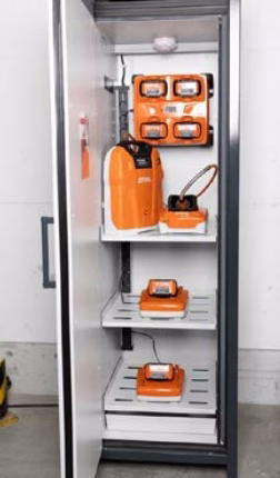 armadio di ricarica batterie stihl m